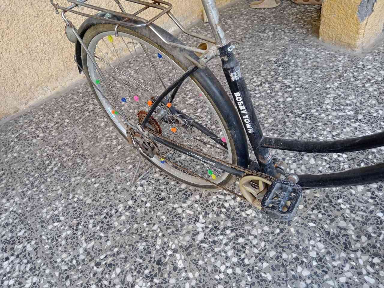 سلام عليكم بايسكل بناتي للبيع حجم ٢٧ سعرة ١٠٠ وبي مجال للطيبين العنوان بغداد حي جهاد الأمانة قرب جامع مديحة الجنابي الاستفسار عن هذا الرقم ***********
