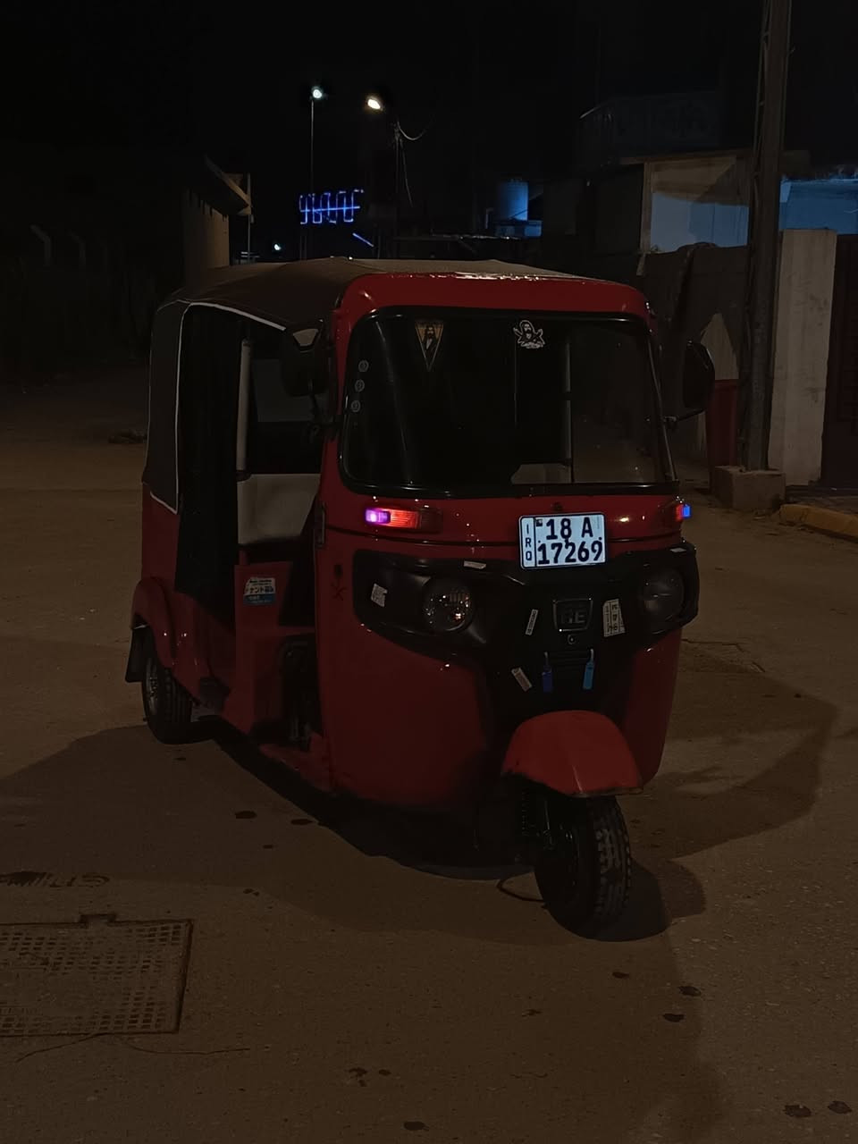 سلام عليكم تكتك للبيع موديل 2018رقم بابل جديد معمره ومصبوغه جماليه محرك مال 22جديد صارلي 4اشهر من شديته تكتك خير من الله كهربائيات كلها شغاله السعر 5800 وبيها مجال مكان واسط العزيزيه تحويل شوكت ميعجبك رقم الهاتف ***********
