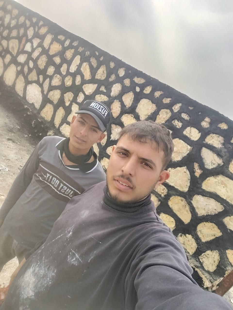 بناء حجر درجة اول كرسته وعمل الستفسار التصال ***********
