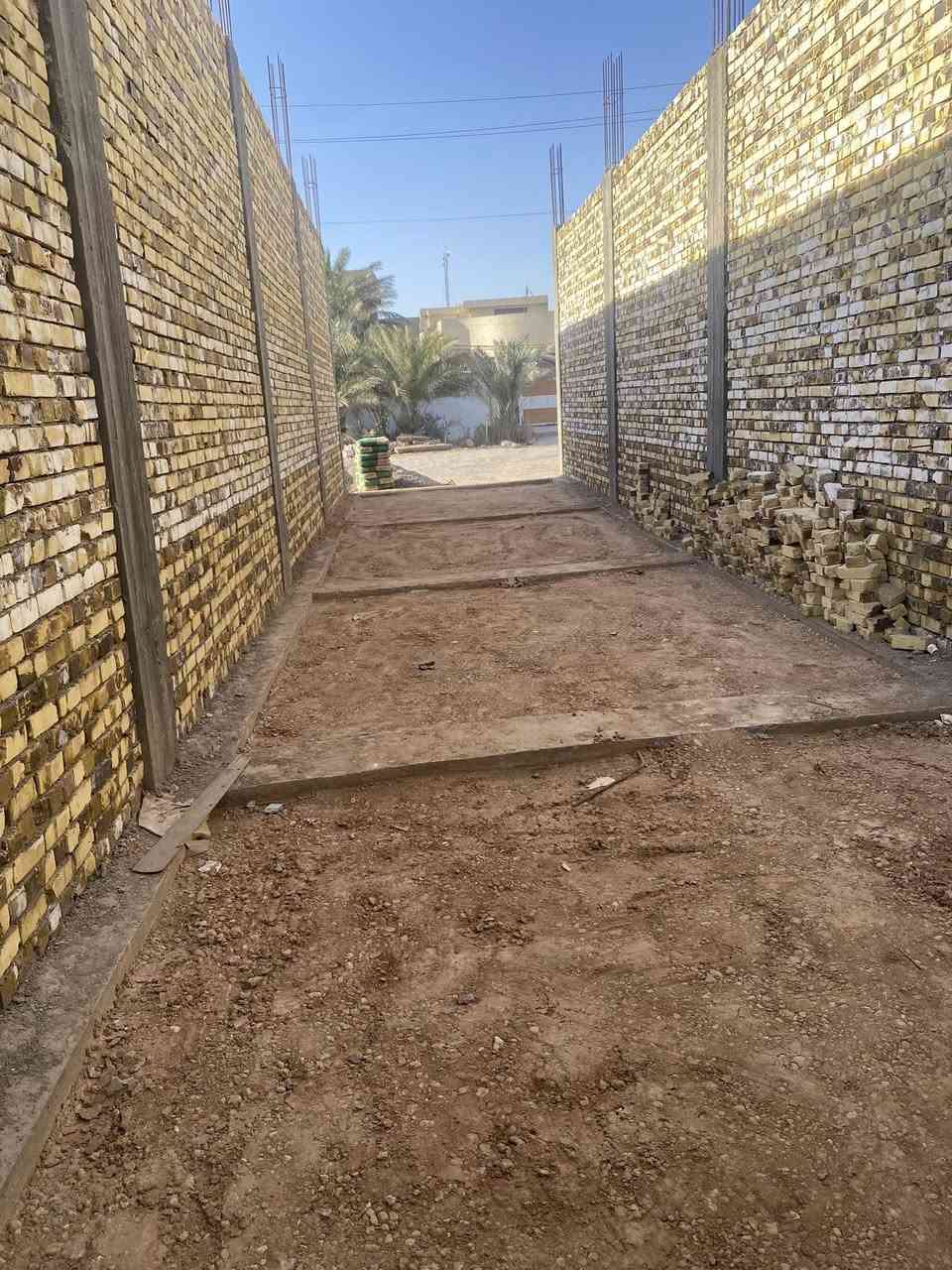 سلام عليكم فرصه استثماريه
عماره للبيع على شارعين عرض الشارع الامامي 20
عرض الشارع الخلفي 8 

المساحه 98 
النزال 20 م والعرض 80;4 
طابو زراعي سند 25 بأسمي 
العنوان حله حي الزهراء قرب اسواق محمد جواد تبعد عن التبليط 75 متر
الاستفسار 
***********
