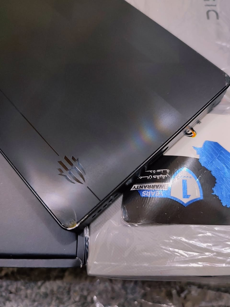 ريد ماجك 10برو
ذاكره 256 رام 12+12 
جهاز كله مكفول من كلشي 
فقط بيه هذني الفطور مثل ماموضحات صايرات بطراف الشواصي حته مامبينات كلش بصور ملحقات كامله السعر 575 قفل
مكاني نجف ***********
