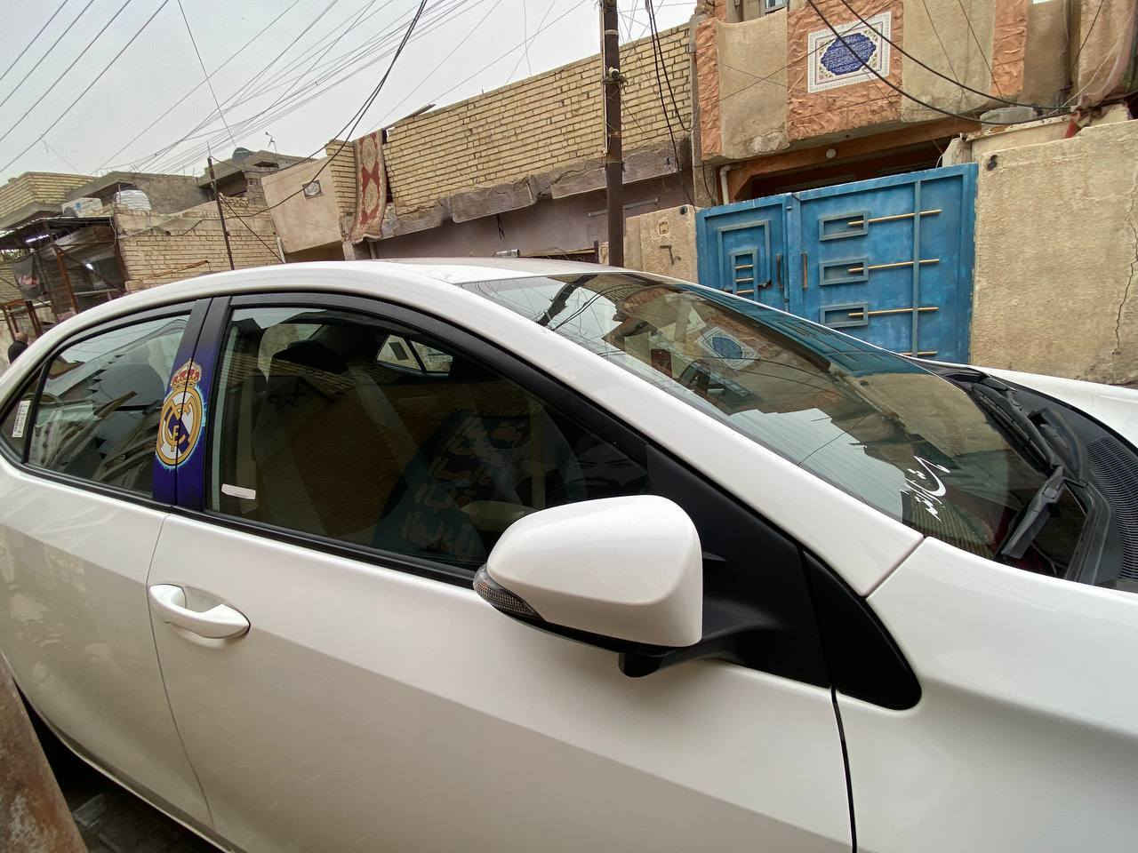 كورلا خليجي شركه العامه موديل2015 فول مواصفات ماعدا الفتحه والبصمه اشاير بالمري شاشه كامره بك حادثهه بيدي نضربت باب السايق والوارهه السعر 135 وبيهه مجال ***********
