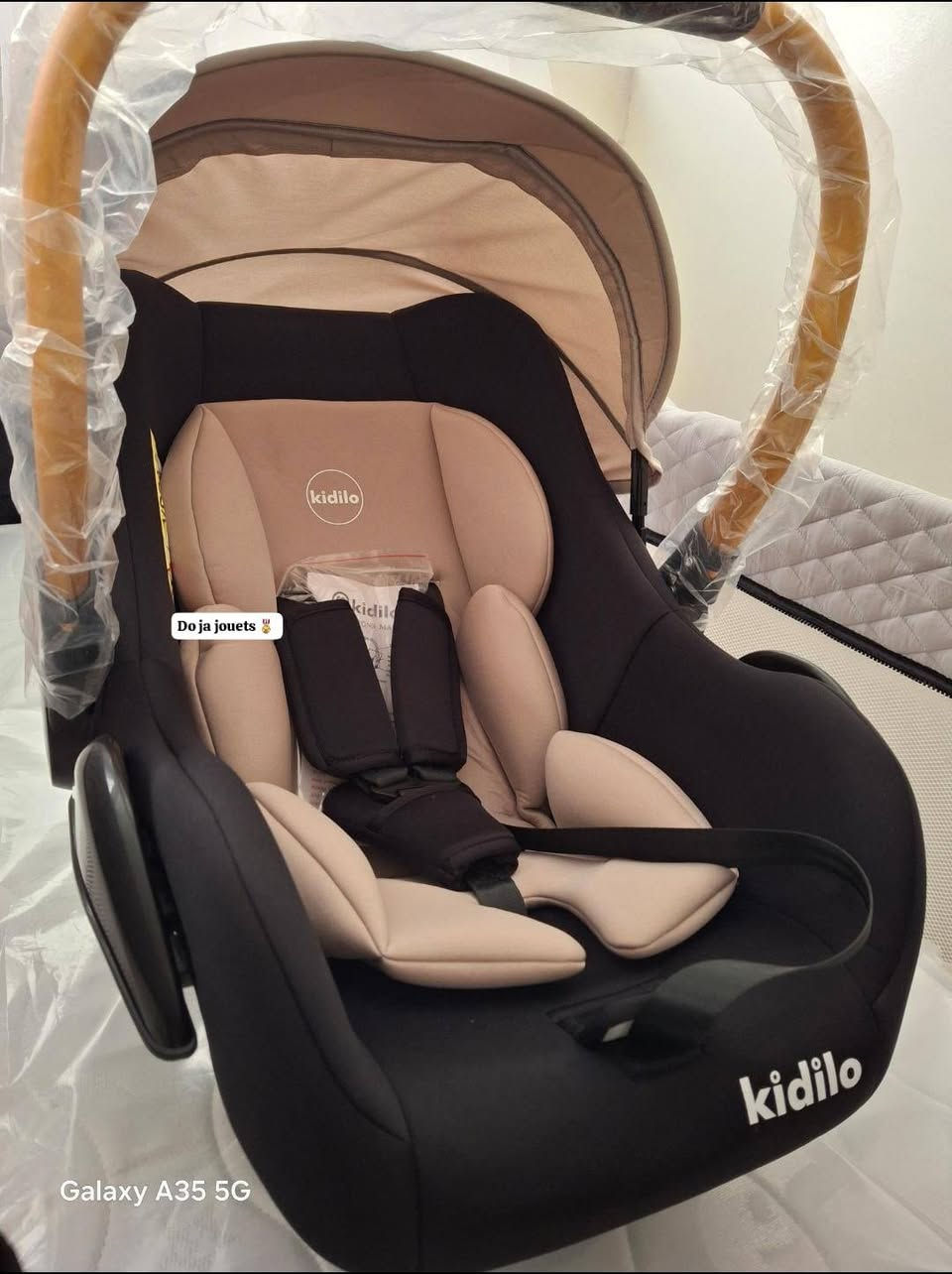 🚗 Maxi-Cosi Kidilo الفخم للأطفال ✨
أمان عالي: حزام أمان خماسي النقاط مبطن لحماية طفلك.
☁️ راحة فائقة: وسائد داخلية ناعمة جداً مع دعامة لرأس الرضيع.
✨ ديزاين أنيق: يد متينة بلون ذهبي فخم ومريحة في الحمل.
🚗 2 في 1: يستعمل كـ Cosy محمول وكـ Siège auto للسيارة.
🆕 الحالة: جديد تماماً ومغلف بالكامل.
📍 التوصيل متوفر لجميع المدن المغربية


**إذا كنت صاحب هذا الإعلان وتريد حذفه لأي سبب، رجاءا أرسل رسالة إلى الدعم الفني**