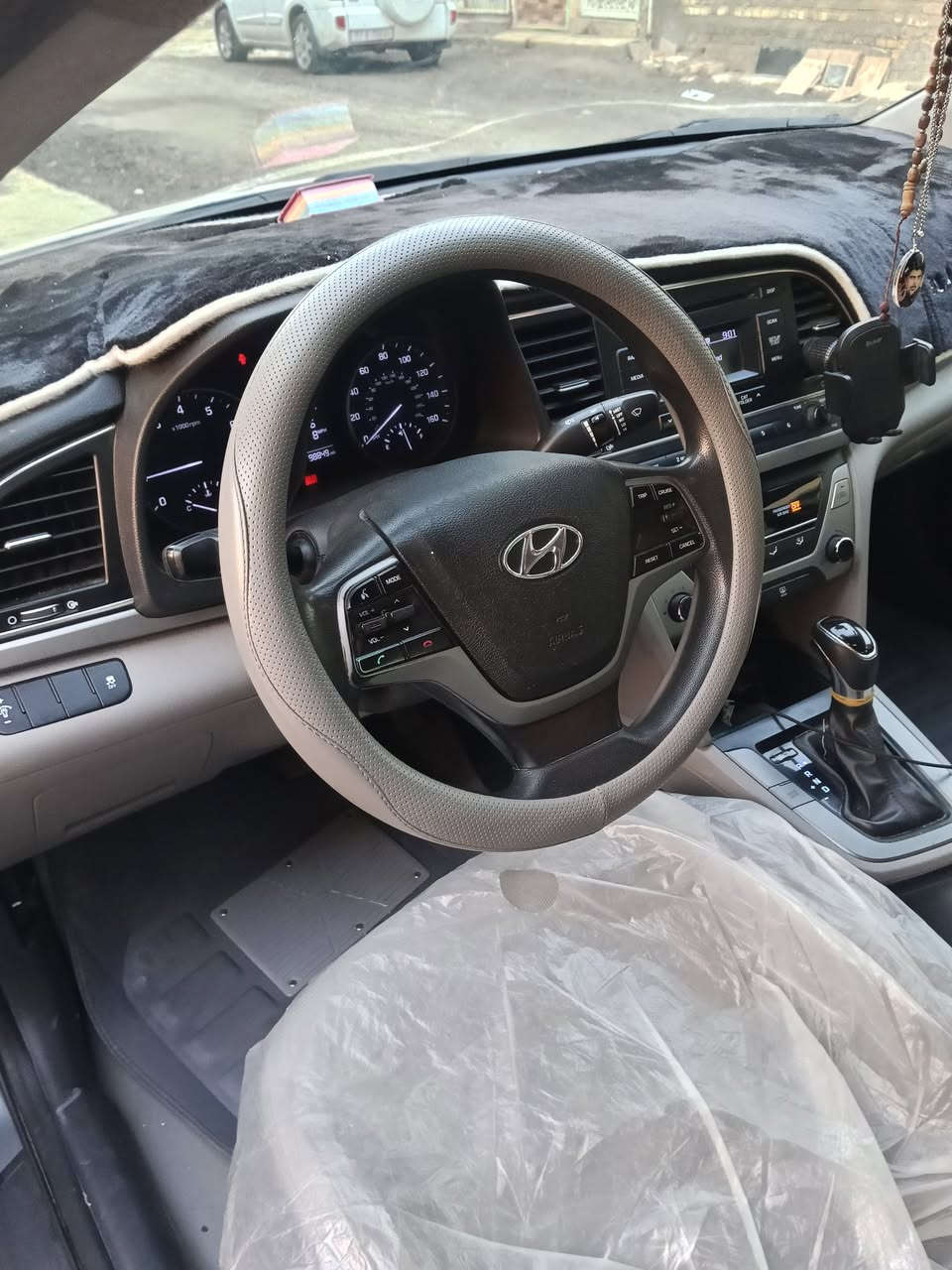 النترا 2017تدفئه تبريد كير محرك خير من الله رقم بغداد السعر 115بيها مجال قليل حادثها امريكا ماشيه 98  سياره مال بيت نظيفه السونار مرفق بصور رقم الهاتف *********** مكاني بغداد
