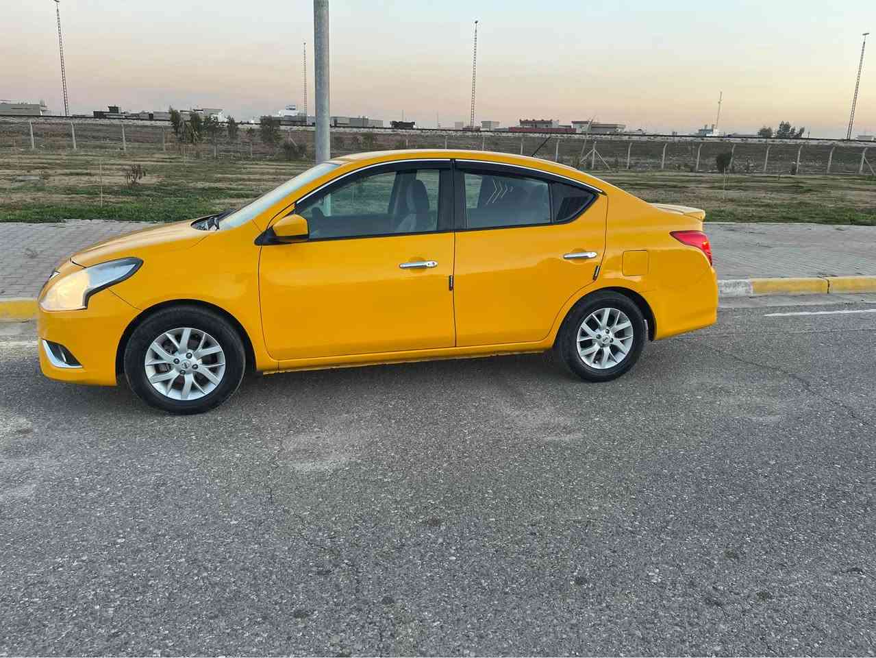 نيسان فيرسا موديل 2019 رقم كركوك بسمي قطع متضرر جامرلغ خلفي سائق مع شبر باب مع جامرلغ أمامي مع تبديل بوند 
***********

موجود دفتر بنزين نقابة مصفر
