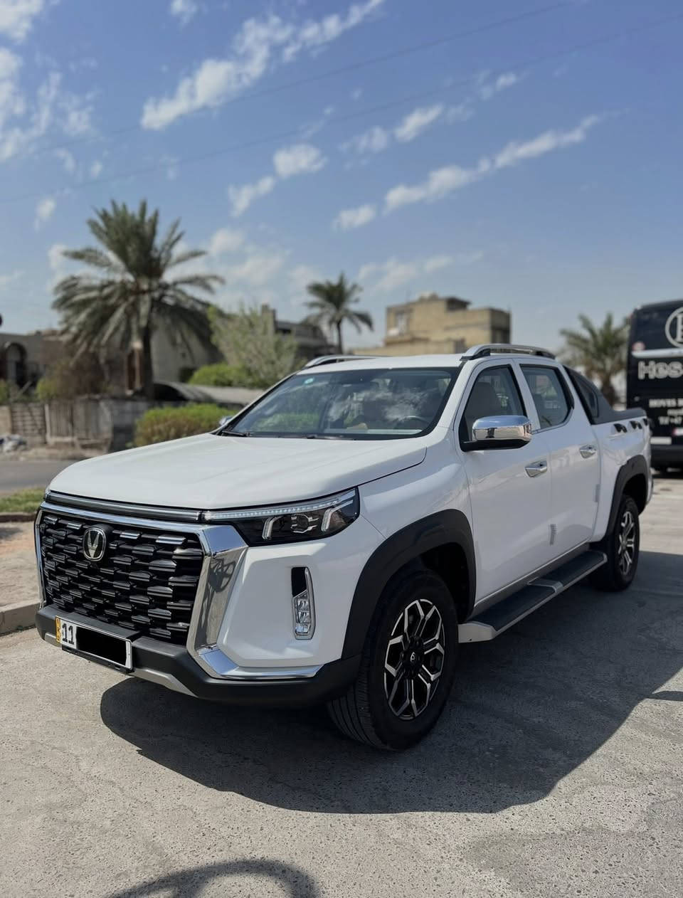 شانجان هانتر بلس 2025 رقم بغداد تحويل مباشر 
بالضمان لمدة 5 سنوات او 100 الف كيلو متر 
السيارة جديدة ومكفوله ماشية 33 الف 

المواصفات فول 1/1  فور ويل 4x4
محرك 2000 تيربو بقوه حصانية 233 سريعه جداً 
السيارة اقتصادية وبدون اي دوانز بالبانزين العادي 
بصمة تشغيل وابواب وتشغيل عن بعد 
شاشة متصلة متعدده الاستخدام 
متعدده وضعيات القيادة 
كشنات جلد وكهرباء وتبريد بالكشنات 
تبريد امامي خلفي 
سايد بريك بصمة 
تحكمات استيرن جهتين 
كاميرا خلفية وجانبية 
ليد نهاري والانارة ليد 
وبعد مواصفات 

السعر  : 200 $ 
الهاتف : ***********     العنوان  : بغداد
