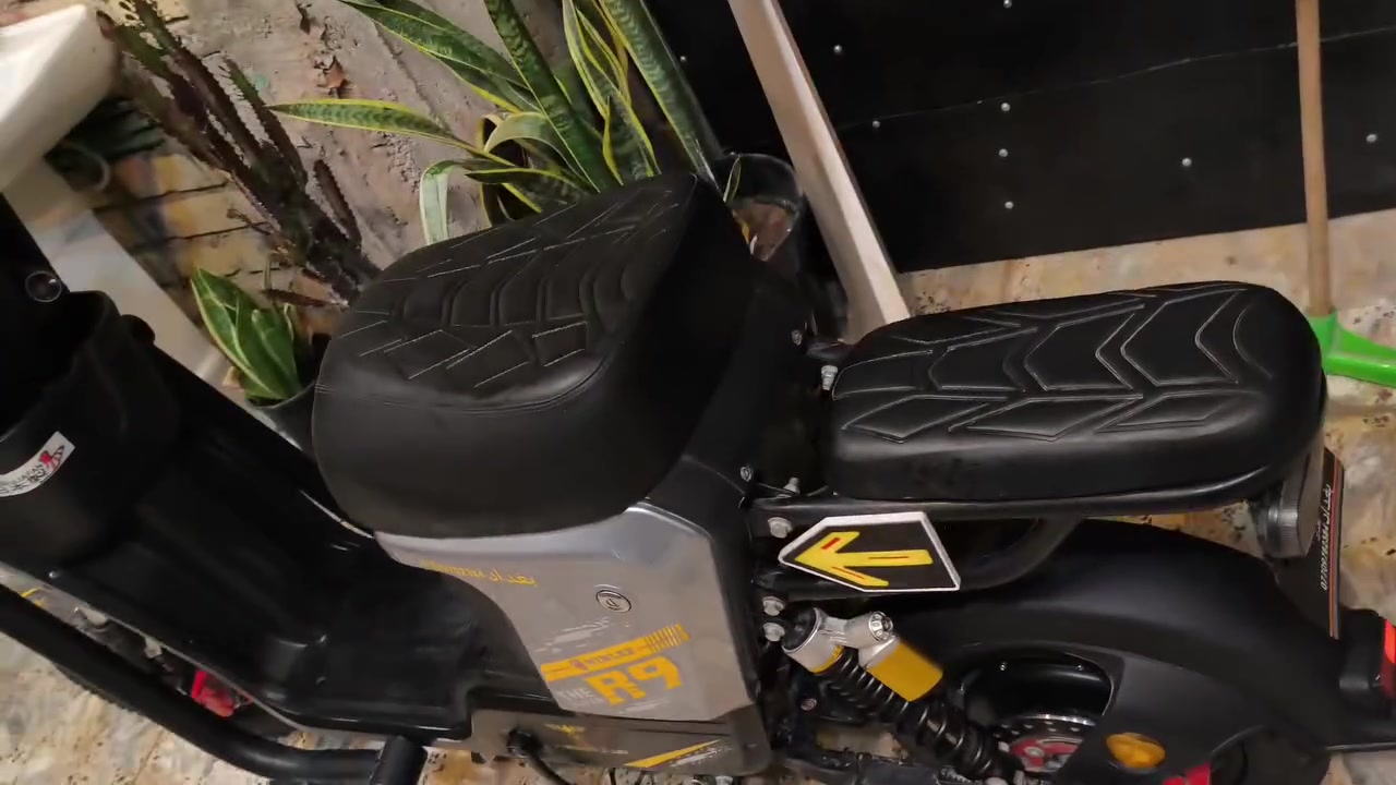 دراجة R9 اخت جديده بطاريات ولي 5 اكبار شاحنة ولي كل غراضه موجودة لايت عالي ناصي بيه نضام R رجوع الى لخلف اشاير امامية وخلفية وشاشة تقره شحن وعطلات ب450 عنواني بغداد لتواصل ***********
