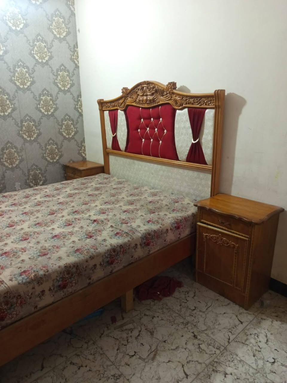 للبيع غرفه نوم صاج توصاه تكمه اي ضرر مابي مكاني شعله للاستفسار *********** سعره 750 وبي مجال قليل
