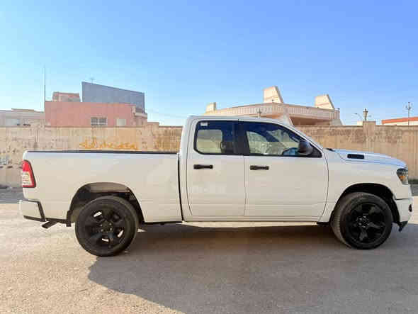 السلام عليكم 

الرجاء لحد يراسل يكول تراوس للبيع فقط 

                     2024       RAM   TRADESMAN

ماشيه   25   الف 

بدون ايرباك ...بدون داخل..بدون شاصي 

حادثها جانبي جاملغ وباب نفر وباب خلف صبغ 

كير ومكينه شرط  .... تترقم شمالي شرط الترقيم 

السعر    197   مجال بسيط 

للإستفسار التواصل واتس ***********
