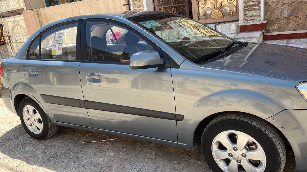 السلام عليكم ورحمة الله وبركاته 
ريو ٢٠٠٩ رقم بغداد باسمي 
محرك ١٤ شرط ما مفتوح 
كير شرط 
بدون صبغ ولا فتح ولا تبديل 
بدون تقحيل 
سيارة جاهزة من كل شي 
فول اتوماتيك 
92 وبيها مجال قليل 
***********
