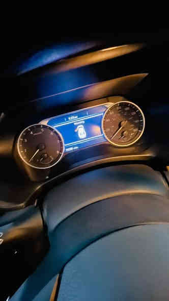 🚗✨ للبيع | نيسان سنترا 2024 SV ✨🚗

📍 وارد أمريكي
📉 ممشى قليل جداً: 19,000 ميل فقط
13900$ السعر•وبيهامجال بسيط
✅ بدون شواصي
✅ بدون دواخل
✅ بدون إيرباكات
✅ صبغ جمالي فقط (جاملغ يمين + باب سائق)

🔥 المواصفات:
 • داخل جلد لون جملي فاخر ونظيف
 • شاشة لمس 8 إنج مع Apple CarPlay & Android Auto
 • بصمة دخول وتشغيل (Keyless)
 • كاميرا خلفية + حساسات
 • مثبت سرعة
 • ستيرنج مالتيميديا
 • إضاءات LED
 • ناشرات ضوئية بالأبواب ✨
 • اقتصادية جداً بالبنزين مع وضعية Eco

🚘 سيارة نادرة، نظيفة، ومليانة مواصفات حلوة 👌
جاهزة للاستخدام بدون مصاريف إضافية ✅
3N1AB8CV6RY246383•الشاصي 
(ملاحظة مكان السيارة دهوك )
للتواصل ***********
