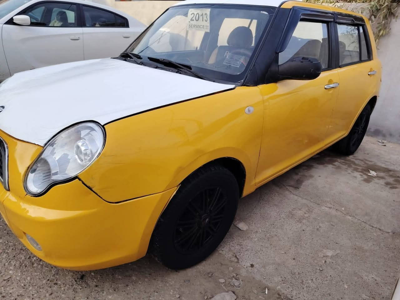 السلام عليكم
سيارة ليفان 320 
رقم نينوى 
سنوية عظم مشروع وطني
كوبون بانزين بيها
كير محرك شرط 
السعر 31 بيها مجال 
للاتصال ***********
