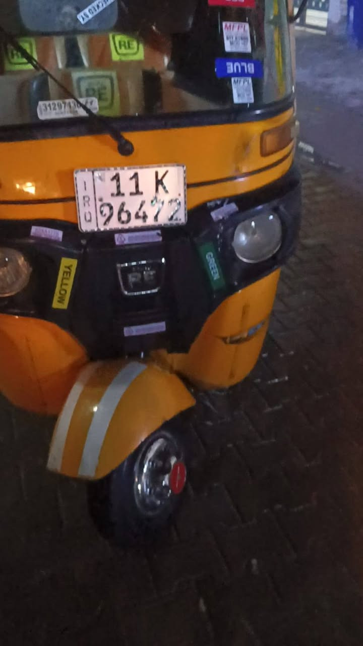 سلام عليكم
تكتك موديل 20 رقم وسنويه 
تكتك مكينه وكير وكسن خير من الله لي فيتر يعجبك وديه
تكتك من آيدك ع شارع مال خبزه مو مال كشاخه
تخم تاير جديد سفريات كامله مسجل وطبه هزه جديده

تجي شوف بعينك تقتنع وخدمتك 
رقم وسنويه ثاني يوم حولك 
السعر6/450وبيه مجال الطيبين 
العنوان (بغداد الشعله شارع ستين) 
الرقم *********** بيه واتساب ع فيس ما ممتواجد
والله يرزق الجميع
