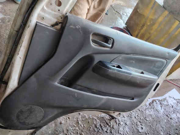 باب نيسان يورفان سقف عاليه للبيع  ***********
