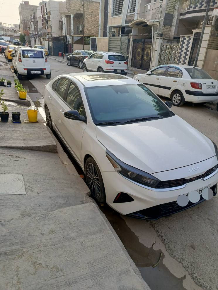 كيا فورتي موديل24 جيتي لاين رقم بغداد باسمي تبديل جاملغ عكس السائق وشبر بالبنيد مع شبر الباب ماشيه 23 مكفول الشاصي ولغد المواصفات فول مواصفات معروفه أعلى المواصفات بالفورتي السعر 190 وبي مجال العنوان بغداد الشعب حي الصحه مجاور المحكمه م *********** أبو أحمد بغداد, العراق
