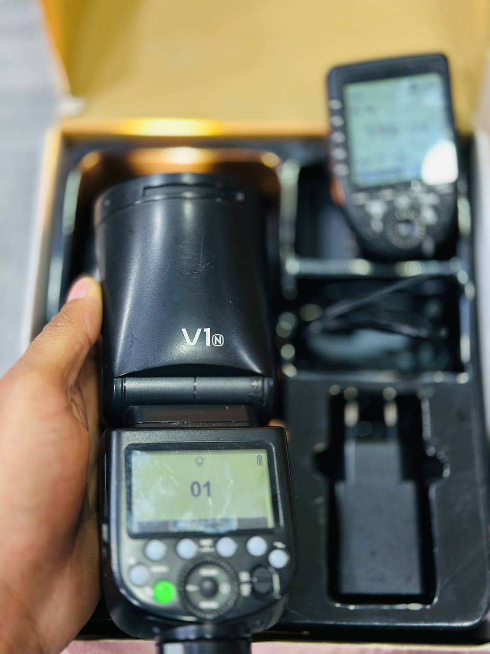 فلاش نيكون godox V1+تريكر 
كلش نضيف وشغال شرط الفحص
بسعر 175 قفل  مع التريكر 
ماكني كربلاء وتوصيل متوفر 
واتساب ***********
@إشارة

