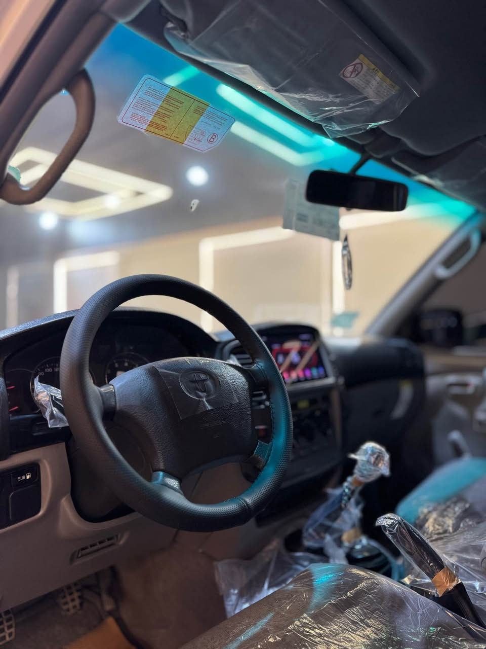 تۆیۆتا لاندکرۆزەر مۆدیل ٢٠٠٣ مواسفات G فوول عادی سەیارەکە هەتاا بڵێی جوانە هەتا بڵێی خاوێن و ڕێکە ٤ تایەی دەنلوبی بیلادی لە ژێرە تایەکان سفر سفرە نەڕۆشتوە تازەی بۆ بەستراوە وەک بۆیاخ بێ بۆیاخە هیچ هیچی پێوە نیە گیر و مەکینە و اکسل بەشەرت سەرف دوکەل بوخار هیچی نیە بە زەمان سەیارەکە بی چاڵ و شوختە زۆر پاکە مالێ ئەوەیە بیکری و لە مالەوە تەنها بۆ جوانی رای بگری بۆ زانیاری زیاتر *********** ناونیشان کۆیە كويسينجاك, أربيل
