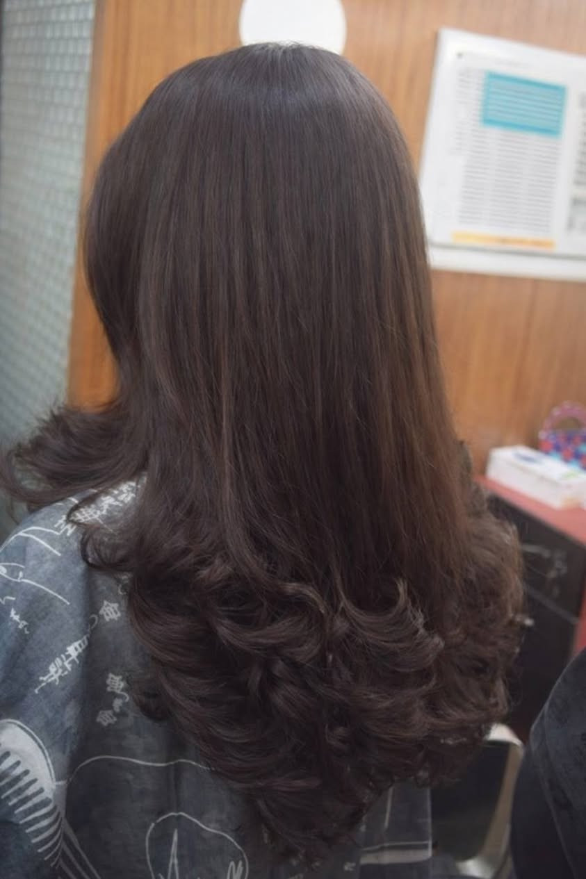 فيلا للتجميل
شارع ابو سمير مقابل اسواق العائله
للحز ***********
