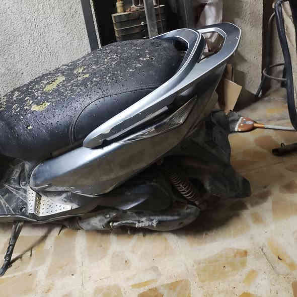 السلام عليكم 
دراجة ماكس ثعلب نوزل للبيع كفراتهة مثل الي بالصورة مكينة لا تنقيص ولا تبخير الكلجات نص عمر بدل الجويتر حاطين كابريتر بس تشتغل طبيعي نقصهة باتري و واير مال بريك خلفي والواير مال كيج راخي اذا اشدة يشتغل العداد  للبيع ب 300 وبيها مجال المكان ساحة اللقاء بغداد 
***********
