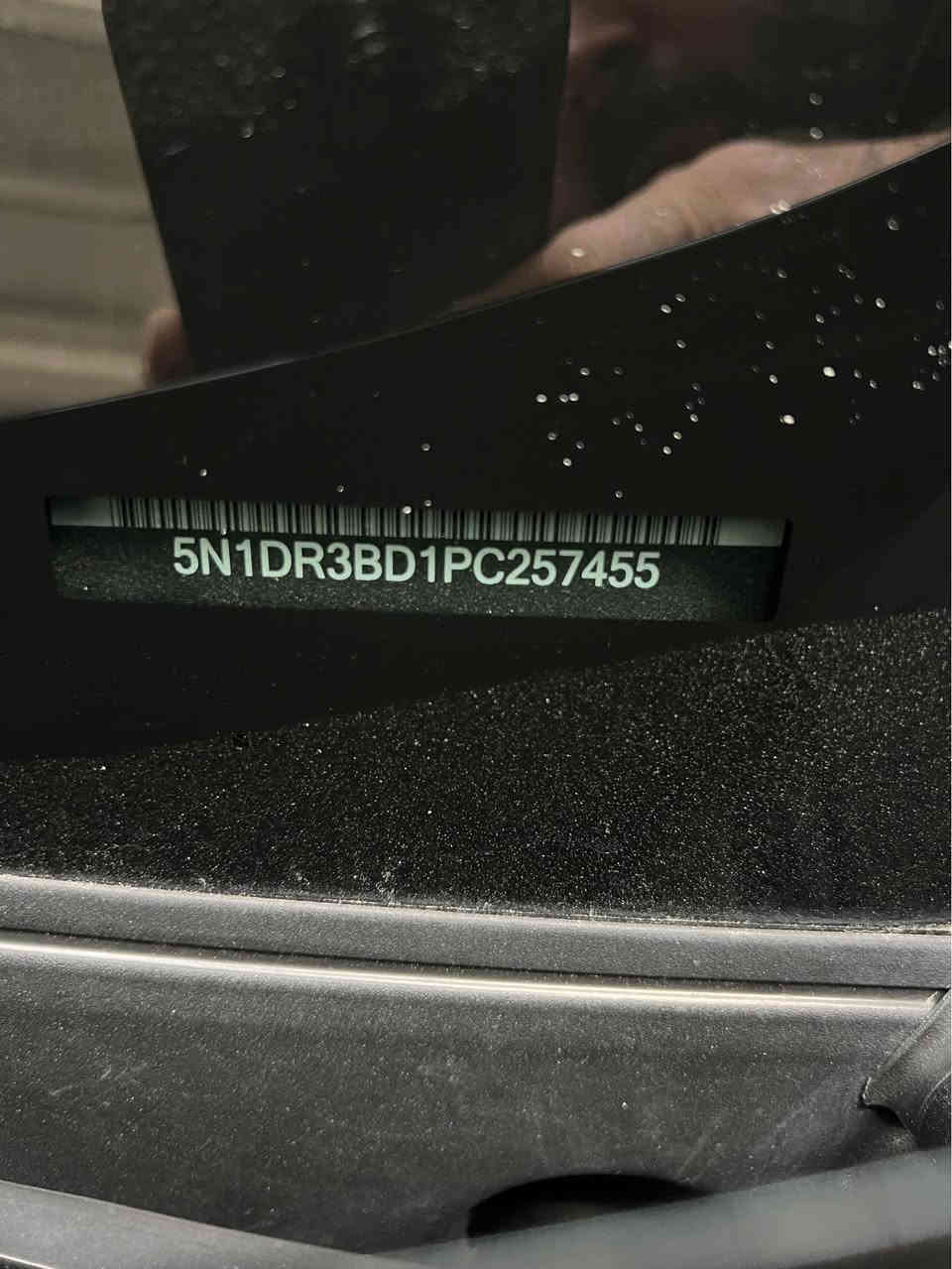 للبيع

نيسان باثفايندر ٢٠٢٣ 

ماشيه58 مايل

حادث حافت بونيد

/صور الحادث والسونار مرفوقه مع صور السياره/ 

/سعره  السياره 280$

ميزات نيسان باثفايندر روك كريك 2023 هي كالتالي:

# المحرك

- محرك بنزين سعة 3.5 لتر، 6 أسطوانات، بقوة 284 حصان ¹.

- ناقل حركة أوتوماتيكي ب 9 سرعات ¹[3).

# التصميم الداخلي

- مقصورة فاخرة بتصميم أنيق ومريح ¹.

- مقاعد من الجلد مع مساند ذراع ¹.

- نظام تحكم أوتوماتيكي بالمناخ ثلاثي المناطق ¹.

- شاشة معلومات ترفيهية مقاس 8 أو 9 إنشات ¹ ².

# السلامة والأمان

- وسائد هوائية ¹.

- نظام الفرامل المانعة للانغلاق ¹.

- نظام توزيع قوى الكبح إلكترونياً ¹.

- نظام التحكم بثبات المركبة ¹.

- كاميرا محيطية ذكية مع نظام كشف الأجسام المتحركة [2).

# التكنولوجيا والترفيه

- نظام صوتي من 6 سماعات أو 12 سماعة من Bose ¹.

- شاشة عرض معلومات السائق مقاس 7 أو 12.3 إنش ¹.

- منافذ USB وبلوتوث وشاحن لاسلكي ¹.

- نظام ملاحة وتقنية البلوتوث ¹.

# الخارجي

- مصابيح أمامية LED ¹.

- عجلات معدنية مقاس 18 أو 20 إنش ¹.

عنوان دهوك معرض لاروس*********** دهوك, العراق
