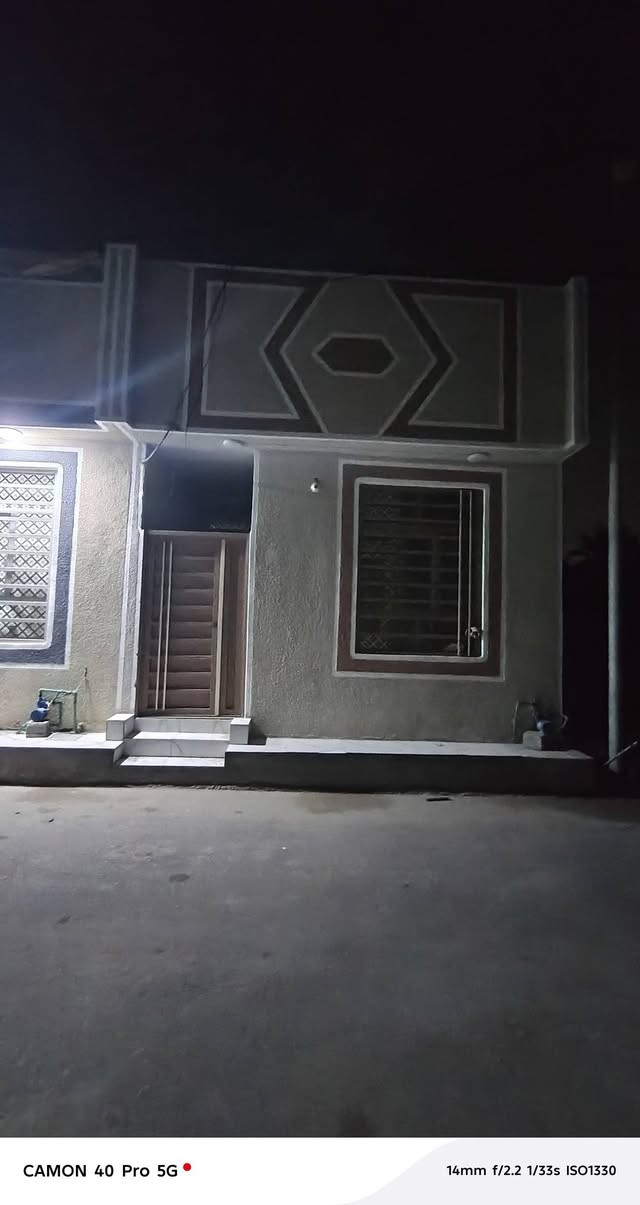 #اللهم صل على محمد وال محمد
بيت ٥٠م طابق واحد للبيع او مراوس  جديد بناء بلوك بسعر مناسب جدأ..
بالجاير قرب أسواق برتقاله واجهه ٤م خدمات كاملة تبليط مجاري كهرباء شوارع 10متر 
سعر الدار 57 مليون وبي مجال بسيط للشراي 
***********
يصير مراوس مع بيت أكبر منه بفرق يكون الأحياء القريبه عليه
