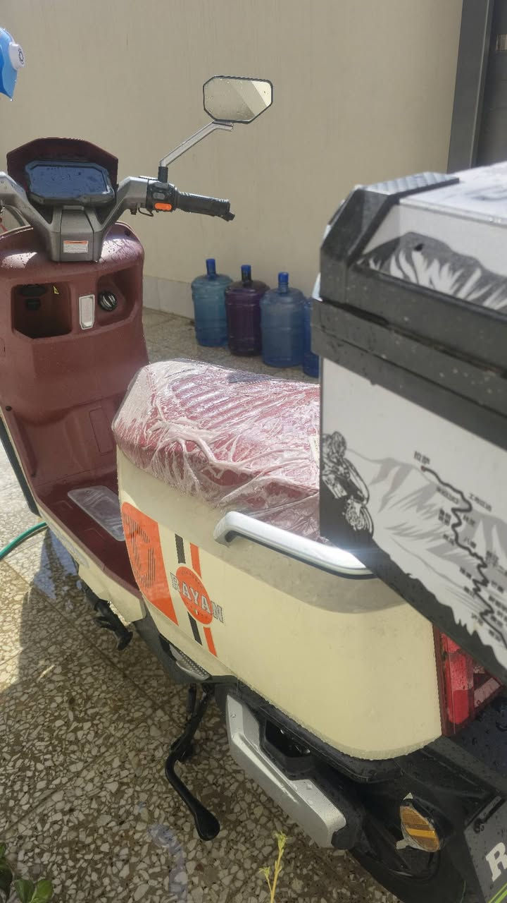 للبيع: دراجة شحن الريان (وحش الكون) – زيرو vip
الممشى: فقط 70 كم (من المحل للبيت)
الحالة: جديدة بالكامل
الموقع: بغداد / السيدية
رقم التواصل: ***********
ملاحظة: الدراجة نظيفة  وما مستخدمة
