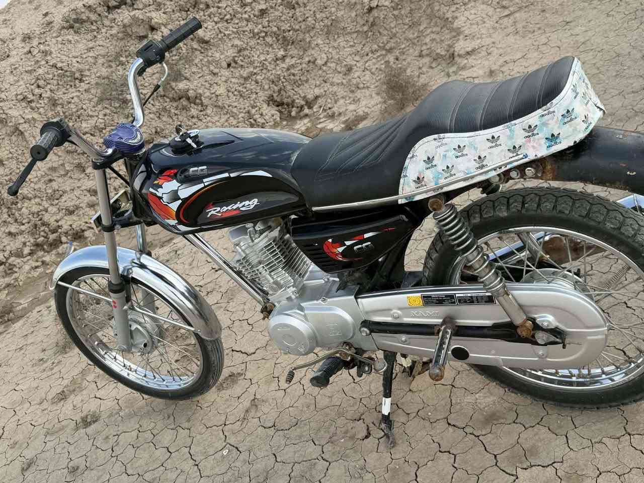 سلام عليكم للبيع نامه شلامجه 25كله جديد ومختم  نضافه كدام دوانيه عفك راسلني وبيك خير وتدلل ***********بي واتساب
