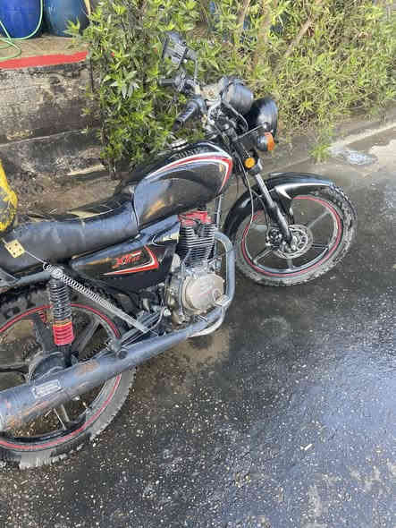 سلام عليكم دراجه شاينك للبيع موديل 23 اوراقها موجوده وراعيها موجود نواقص كلش خفيفه مكينه ممفتوحه نكره سلف العنوان بغداد حي العامل رايدها ب 600 وبيها مجال اتصل وتدلل ***********
