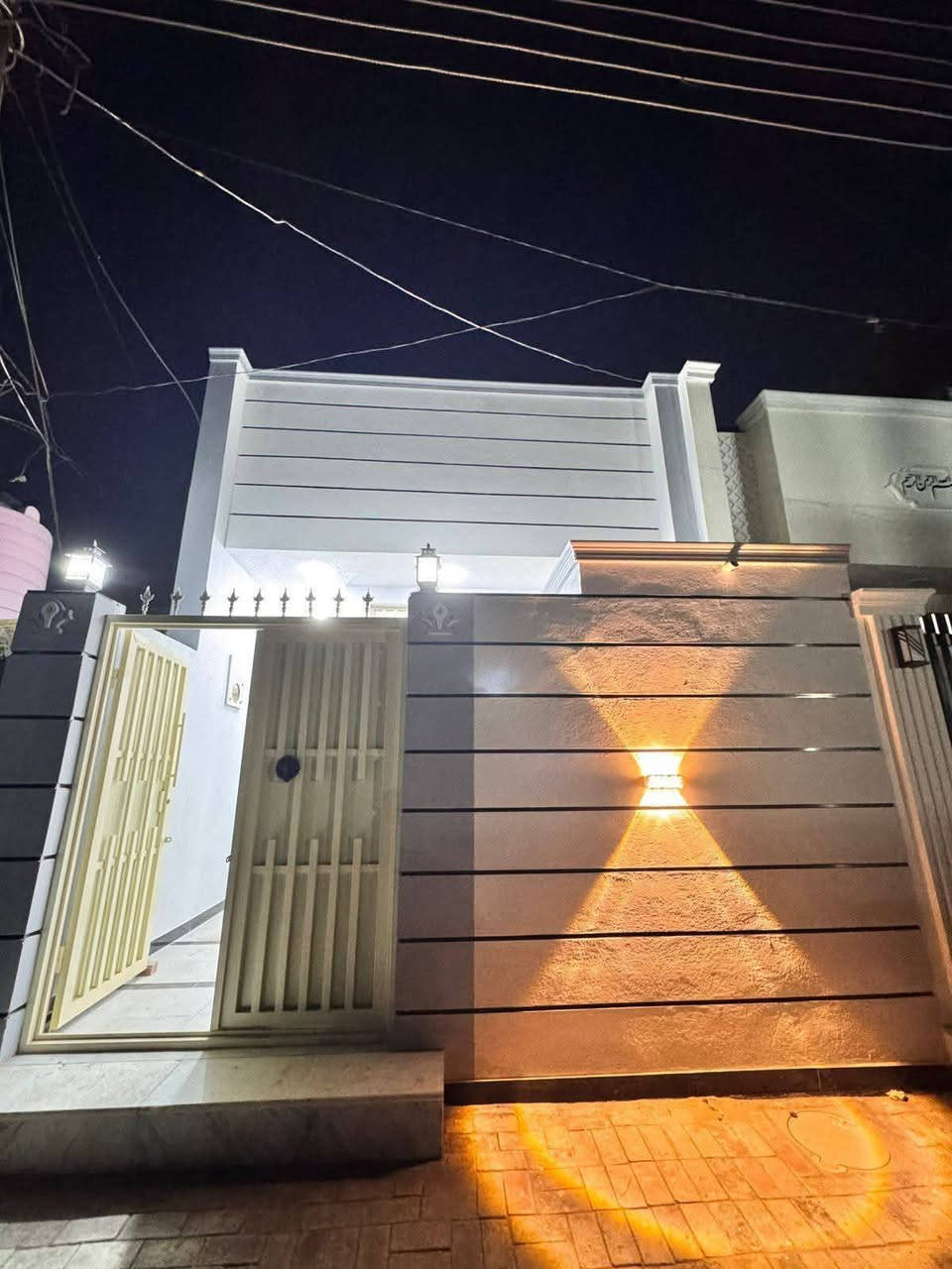 اللهم صلي على محمد وآل محمد
بيوت ثنين كل بيت 100مترطابق واحد اللبيع في كربلاء. مساحه 100 متر طابق واحد واجها 5 ونزال 20 حي العسكري قطاع 16 قرب مركز حي العسكري الموقع📍 خلف الشارع التجاري جنس العقار طابو صرف البيت بناء حديث طابوك جمهوري شغل درج اولئ فول باشراف هندسي 🏡
الاستفسار اتصال واتساب *********** *********** ***********
