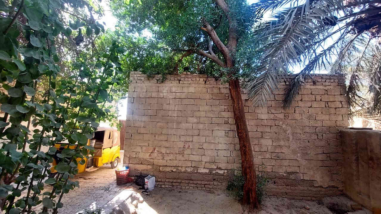 السلام عليكم ..
مكلف بالنشر
دار قديم / للبيع / ميسان / عماره / منطقة قطاع ٣٠ 
 ملك صرف المساحة 300 م واجهة (10)م ونزال (30)م مطل على شارع نينوى (شارع القدس) قرب الجسر الجديد 
اي استفسار الاتصال على رقمي او المراسله على الواتساب  (***********)...
