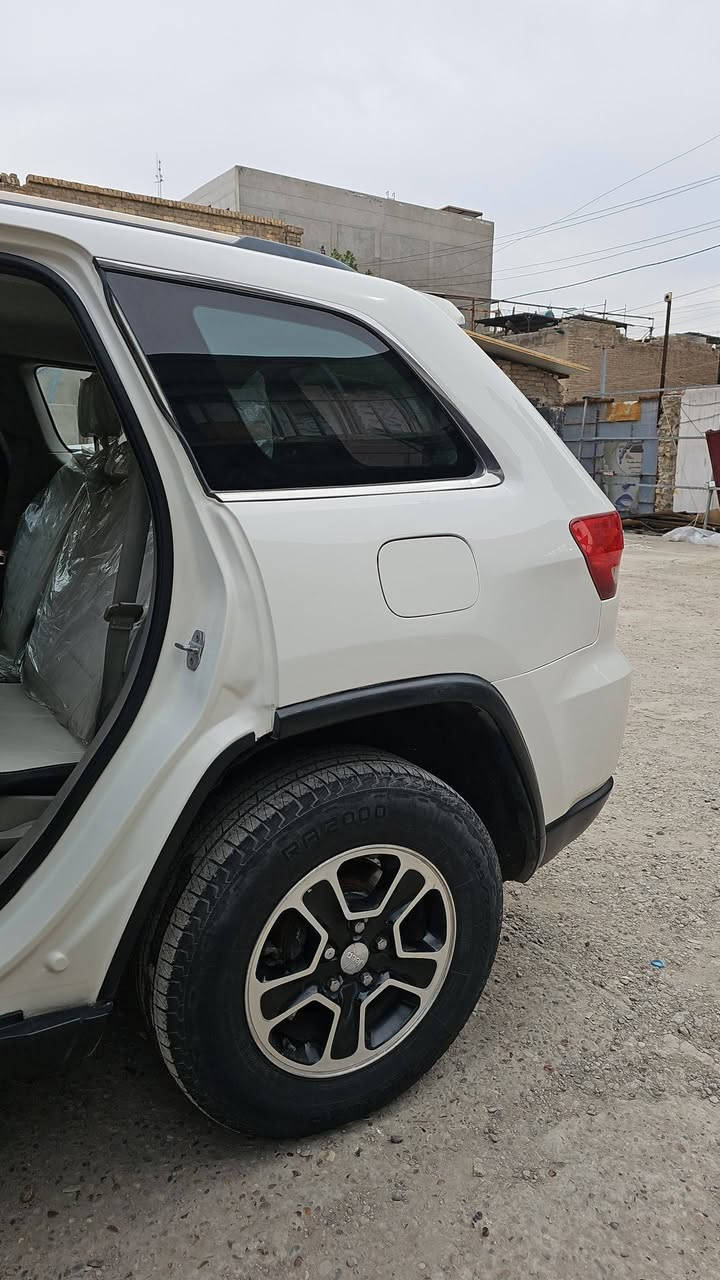 سيارة جيب موديل ٢٠١٢ مواصفات عاديه رقم بغداد حادثها دعاميه وجاملغ والسونار موجود بس اذا تحب انت سوي سوي السعر خاص ..


**إذا كنت صاحب هذا الإعلان وتريد حذفه لأي سبب، رجاءا أرسل رسالة إلى الدعم الفني**