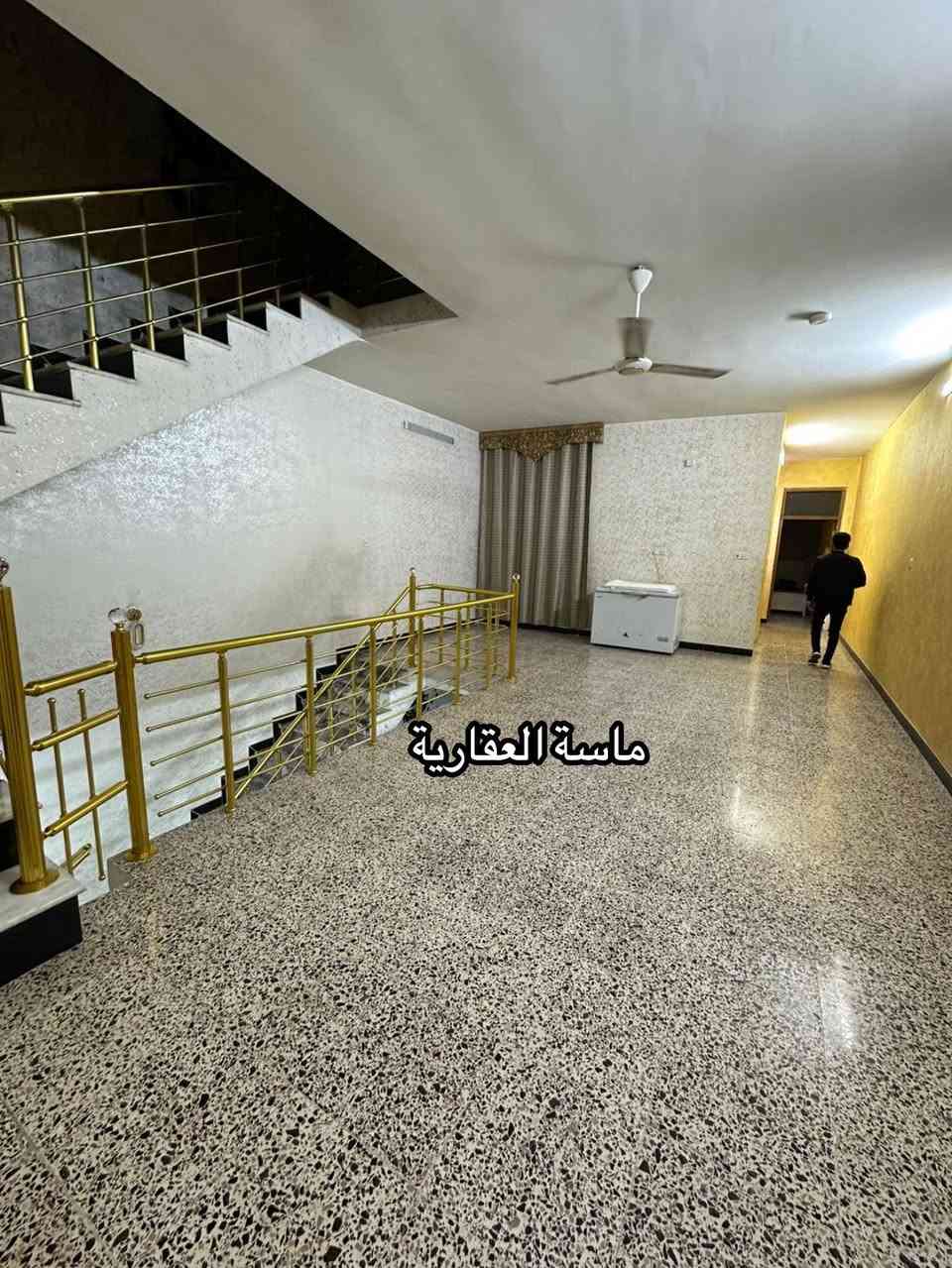 دار للبيع شارع فلسطين حي النيل مساحة 180متر 
واجهة 6،66متر 
نزال 30 متر 
 /شارع عريض/رصيف عريض 
يحتوي على كراج/صالة/مطبخ/خدمات/منور/4 غرف نوم 

#للأستفسار_يرجى_الاتصال_او_المراسلة
☎️مهندس مصطفى واتساب *********** 

او زيارة موقع المكتب 

♦️شارع فلسطين /حي المستنصرية قرب كلية الرافدين / عمارة فرمان

♦️نستقبل كافة العروض السكنية والتجارية في شارع فلسطين والمناطق المجاورة والتفاوض مع صاحب العقار مباشرة
♦️لارسال عروضكم السكنية والتجارية يرجى ارسالها على هذا الرقم 
♦️📱واتساب ***********
