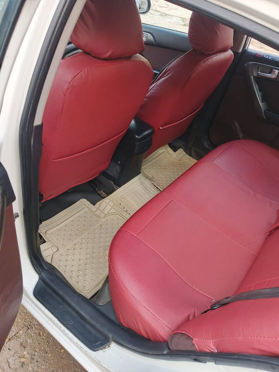 سيراتو 2011للبيع السعر ٩٠ورقه وبيهه مجال مكاني بغداد ***********
