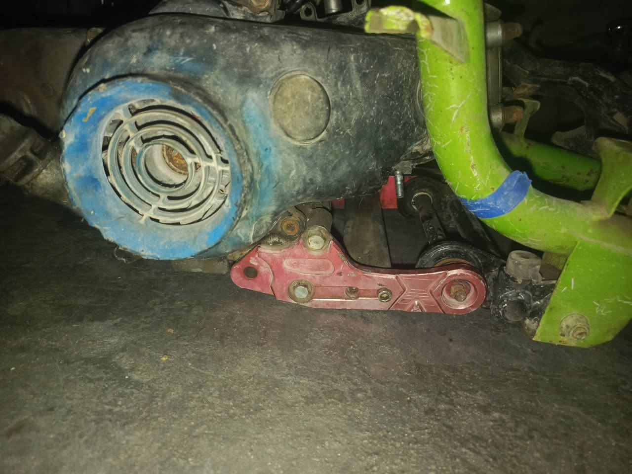 سلام عليكم شاصي او مكينه ماكس عدله المكينه بوشه 55 كامل شوته او كابريتر او كلجات اوصلنصه مكين جيب اوشغل  شيال كرزي شاصي نضيف دبلات كلهن شغلات دوخله موجوده مكفوله من السرقه ***********المشتال سعره 125 الف
