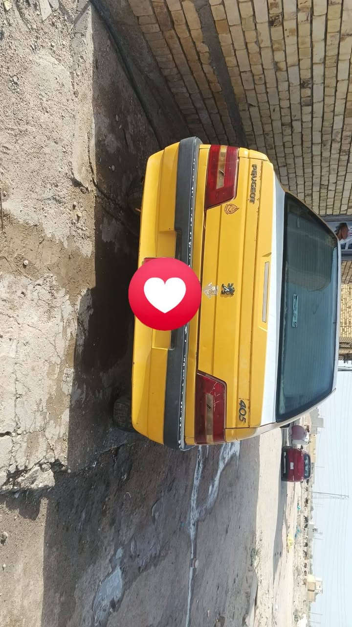 السلام عليكم سياره جاهزه عوزه شغلات بسيطه سعر٣٤وبيه مجال مكان ناصرية مركز الاستفسار***********
