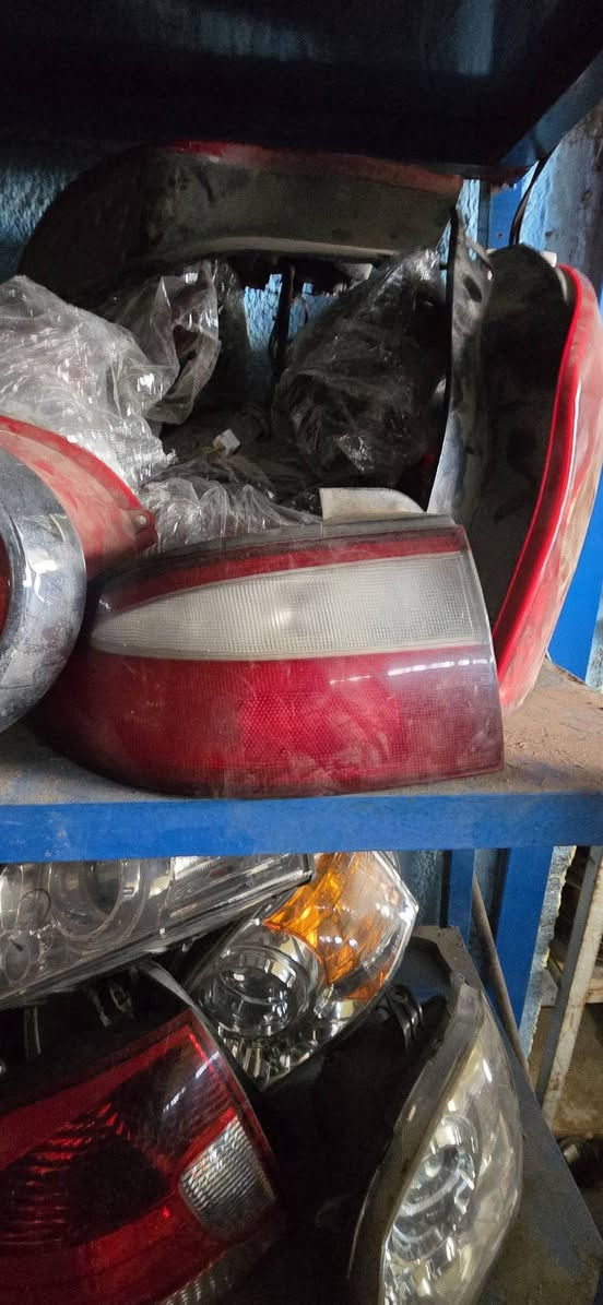 السلام عليكم ورحمة الله وبركاته 
يعلن مجمع عباس الربيعي 
عن وصول حاوية لايت وبك لايت جميع انواع السيارات الكورية وغيرها
للمعلومات والاتصال  *********** ويتوفر كميات كبيرة جدا والبيع جمله ومفرد بسعر الجمله
