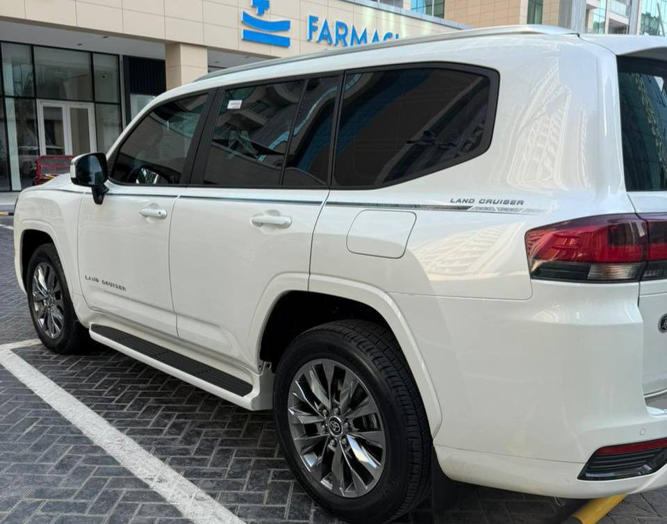 تويوتا لاندكروز 2024 GXR فول مواصفات شركة جيهان ماشية بس 28 الف كم
دعامة لدعامة بشرط
بدون صبغ بدون ضرب سفر سفر
سنوية جديدة لحد 2031
باقي على صبغ الشركة
السيارة نظيفة جدا وحالتها ممتازة

🟪 السعر  :: الطلب في التعليقات ويوصلك مباشرة ✍️ 📩

المواصفات
محرك V6
كير اوتوماتيك
دبل دفلوك
شاشة كبيرة 
حساسات امامي خلفي
تبريد وتسخين مقاعد
تشغيل بصمة
فتحة سقف
داخلية جلد فاخر
اضوية ليد

رقم صاحب السيارة 
***********
***********
