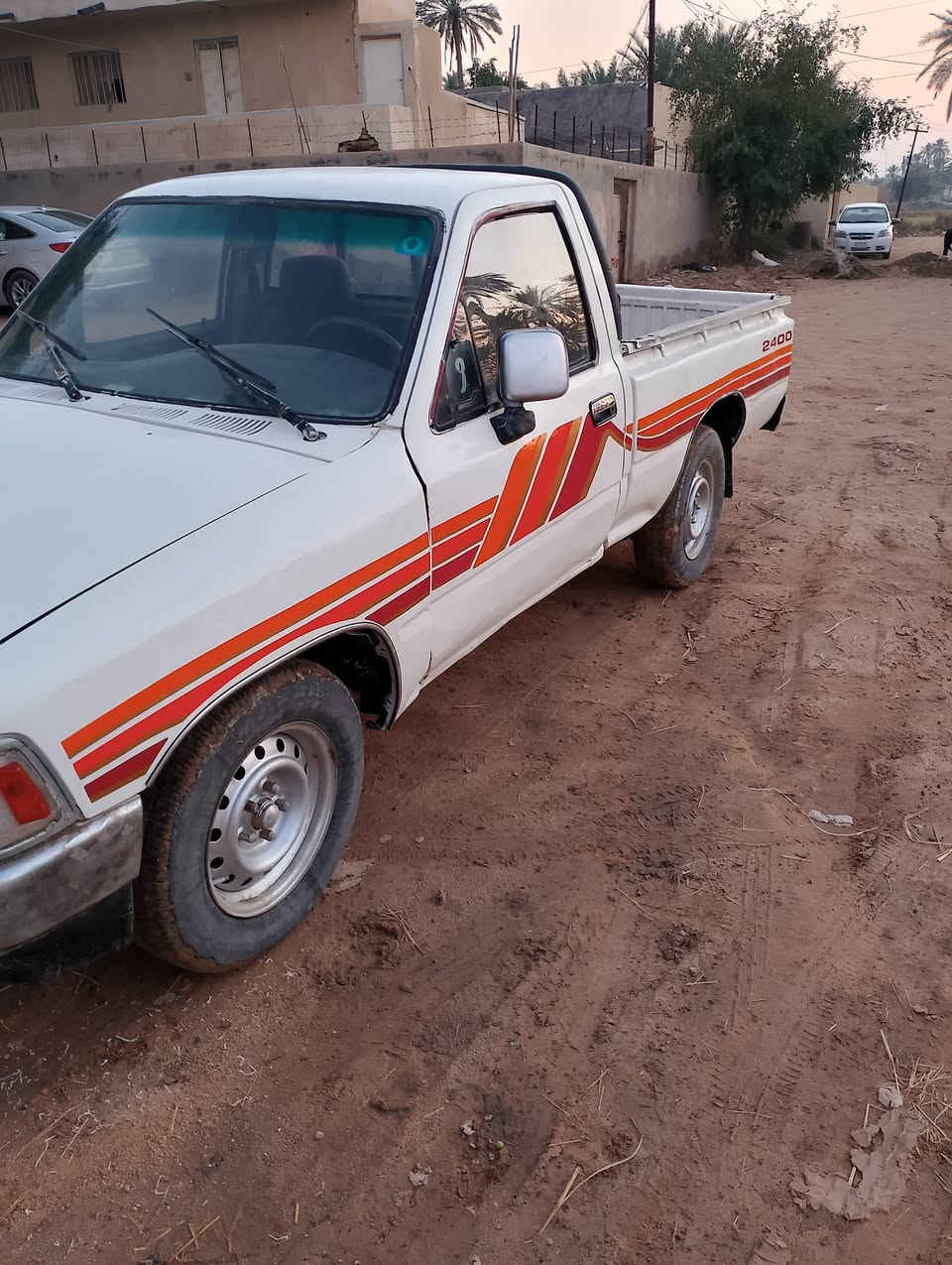 السلام عليكم
للبيع تويوتا موديل1993
المكان الديوانيه قضاء غماس 
السعر 40 وبيها مجال 
للاستفسار ***********
