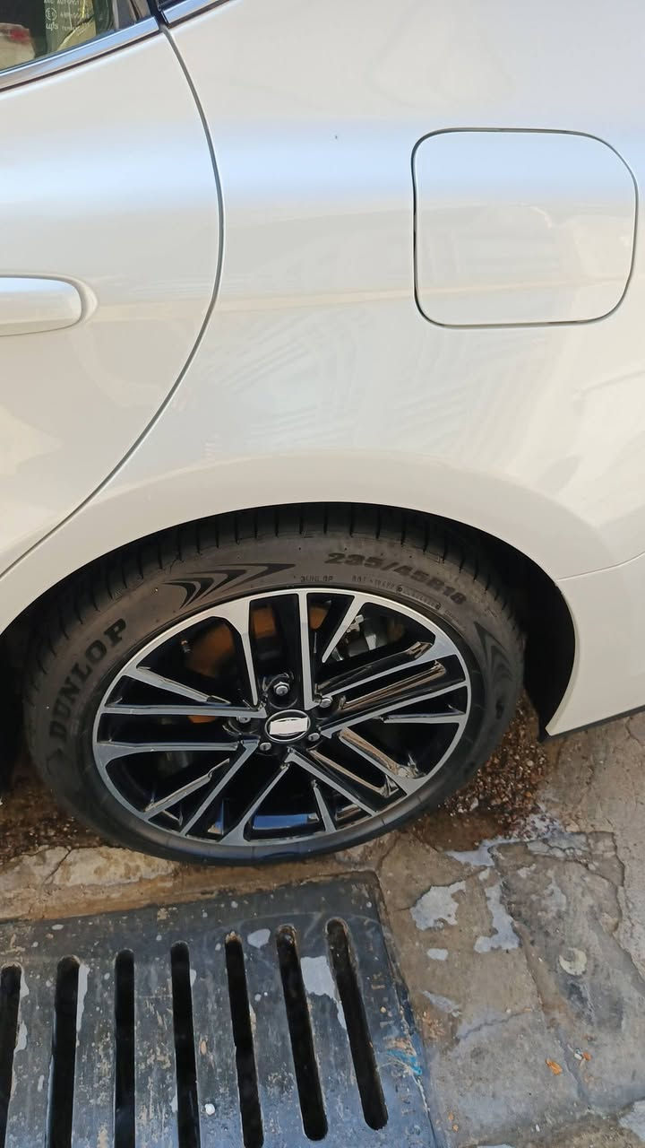 السلام عليكم كامري ال اي وكاله عبد اللطيف فول مواصفات موديل 25 ماشيه ١٢ مكان بغداد حي جهاد***********
