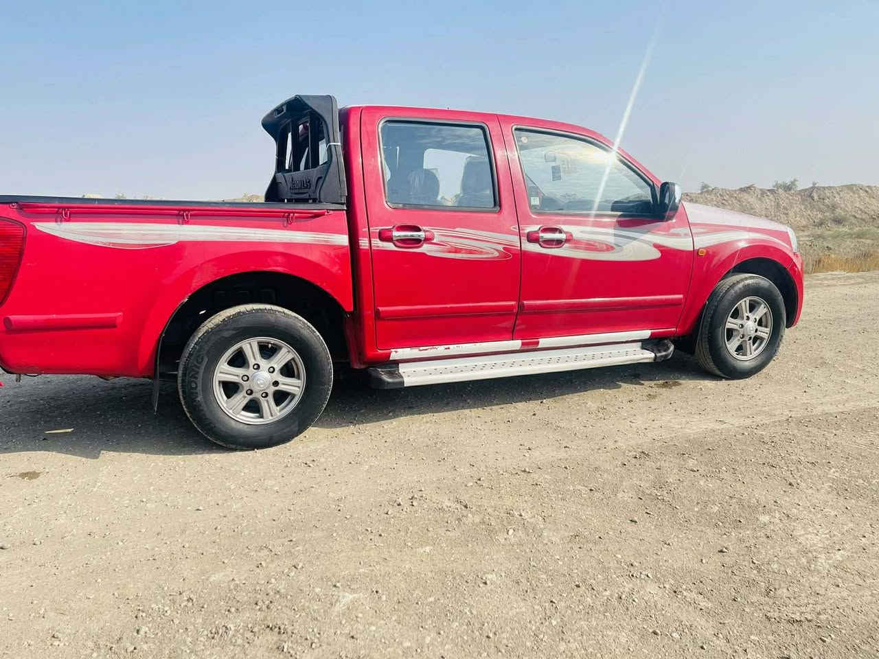 السلام عليكم للبيع كريت ويل 2015 رقم واسط السياره مكفوله صدر محرك كير تخم تاير سنويه 26 تحويل مباشر 
صبغ شبر بالسكن الاخير الايسر مكان بابل الرقم *********** وترهم مراوس ولاثير بي وتساب سياره جديده مال جناي وشعندك  مراوس يراسلني سوناتا اوبتمه كلشي
