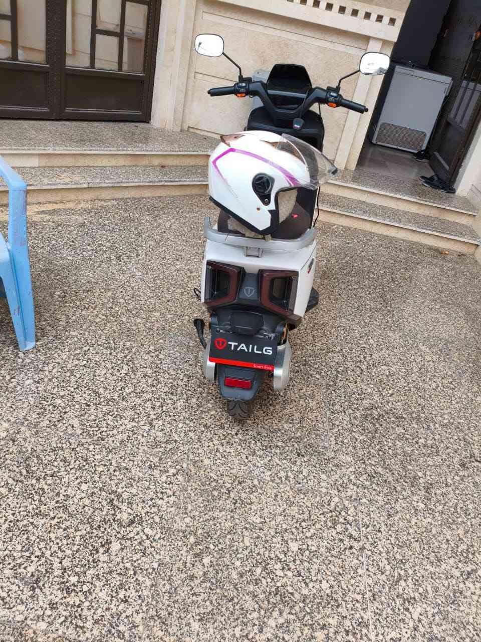 سلام عليكم دراجه شحن تيسلا مستخدم قليل
٦ بطاريات السعر ٩٠٠ بيه مجال بسيط 

اتصل ***********   الزبير
