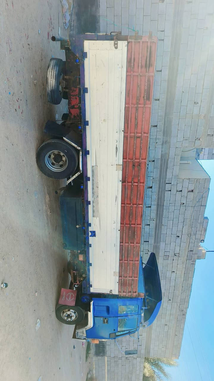 ازوزه للبيع قماره هويشه محرك سوبر تخم تاير دبل سبير شاصي محسن طول سته إله عشره غرفه مدوشمه جديد سنويه مجدده ل 28 راعيه يريد تحويل محرك فقط بخار  مكان السياره بصره ***********
سعر 95
