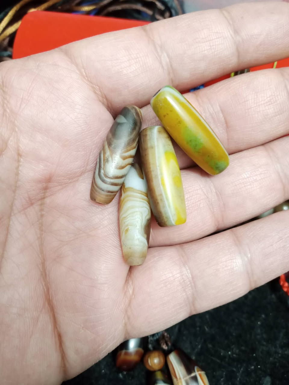 كل مجموعة وسعرها ....سعر مناسب جدا 
تواصل خاص واتساب ***********
