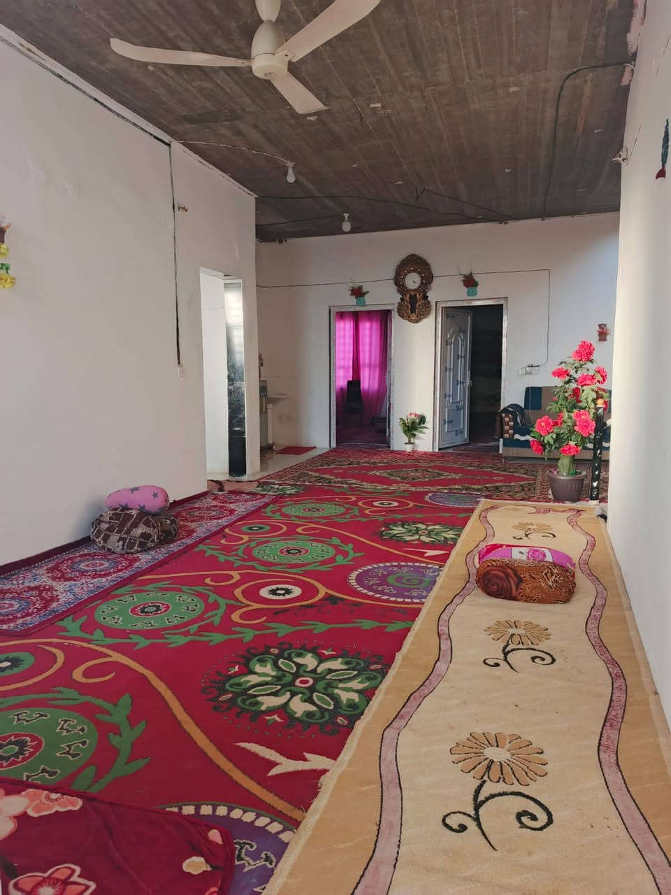 دار للبيع طابو زراعي سند 25 بسمي مساحه 400م كنعان البدعه قرب مدرسة النورين الجديده قرب الحولي الخدمات كامله ماء كهرباء تبليط السعر 85 قابل للمراوس دار ارض دونم الاتصال على الرقم ***********
