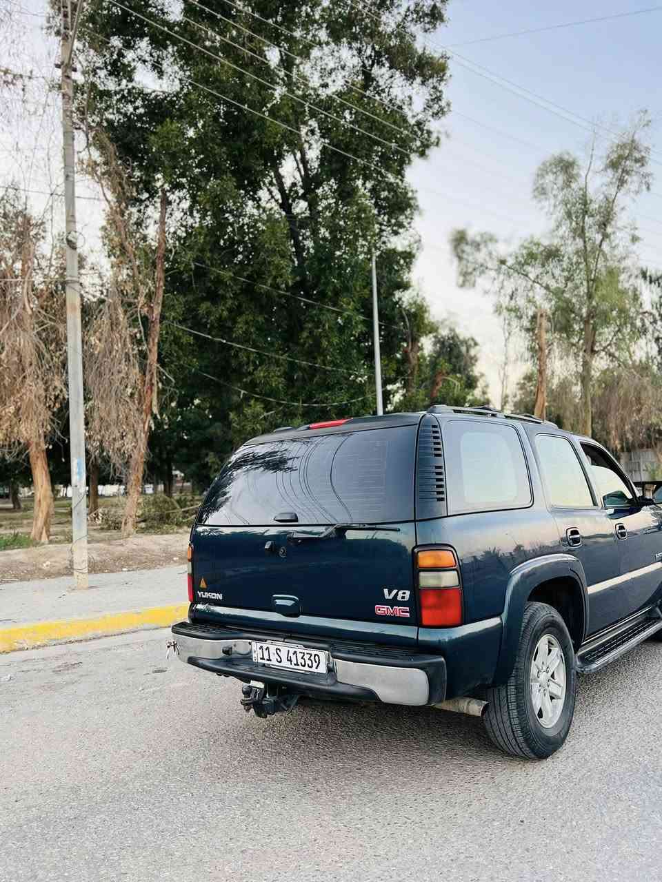 السلام وعليكم جمسي 2005 بتره مكفولة كفالة عامه من الحادث والصبغ بيهة جراد قليل رقم بغداد ب اسمي تحويل ثاني يوم
 مكينه 5300
كير 1000
  
لايت زنون العالي والناصي 
بيها منظومة غاز كامله وشغاله وياه كارت الشركة 
باتريي جديد 
تخم تأير 
السياره داخله هزه ورقم انكليزي جديد 
كشن كهربائيه 
التبريد تحكم جهتين خلفي امامي 
مري شفط مع اشاير بالمري
كاميرا خلفيه
كاعيه السياره مدوشمه جلد جديد 
السعر 140
الاستفسار الاتصال على الرقم *********** خاص مغلق مكاني بغداد البلديات
