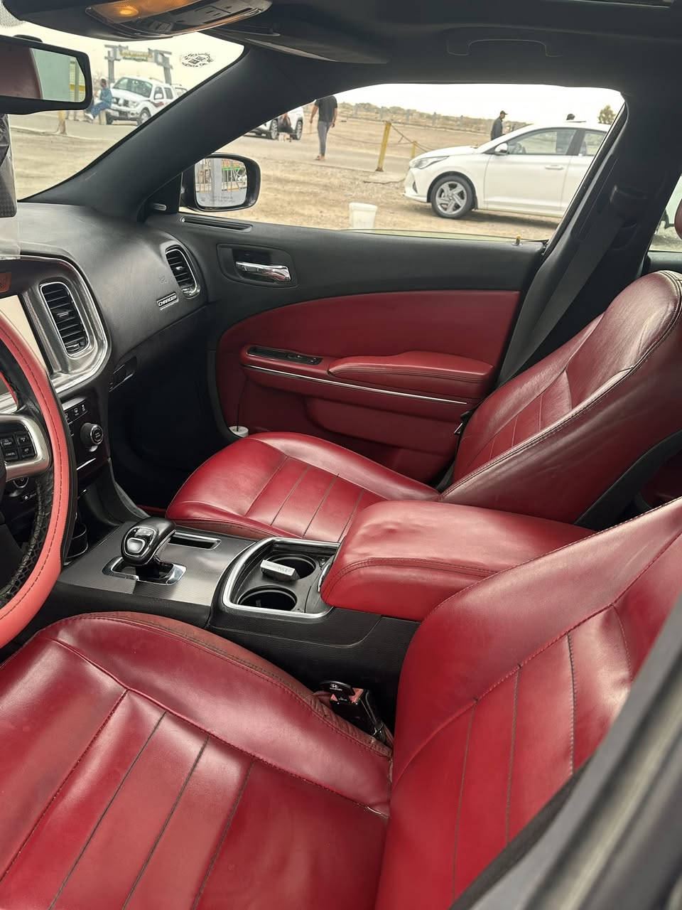 جارجر  2012 فول مواصفات  فور ويل ملغي  اربيل بسمي مكينه 3600وارد كندي  بدون ضربه بيها بالعراق بارد وجاملغ الامامي مفتوح مقسم سياره فول مواصفات فتحه سقف تدفئه كشنات تبريد وتدفئه كلاصاتتدفئه مرايا جانبيه حساسه بالمري نقطه عمياء حساسات خلفيه وكامرة وشاشة جبيرة وكشنات كهرباء وتحكم بالدوسات مال بانزين والبريك كهرباء  كير ماوس ومكينه نظيفه وكير  سيارة جاهزة من كلشي السعر 150 وبيها مجال للشراي يتصل ***********
