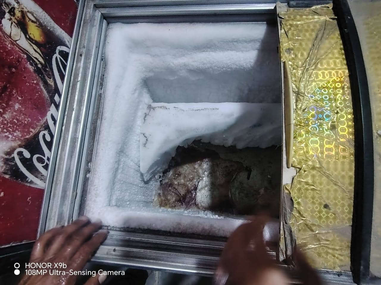 السلام عليكم برادات شرط الشغل نضيفات وشرط ثلج مكان شارع العياده التضحية السعر 500 وبيهن مجال الشراي الرقم *********** انه مكلف بل نشر
