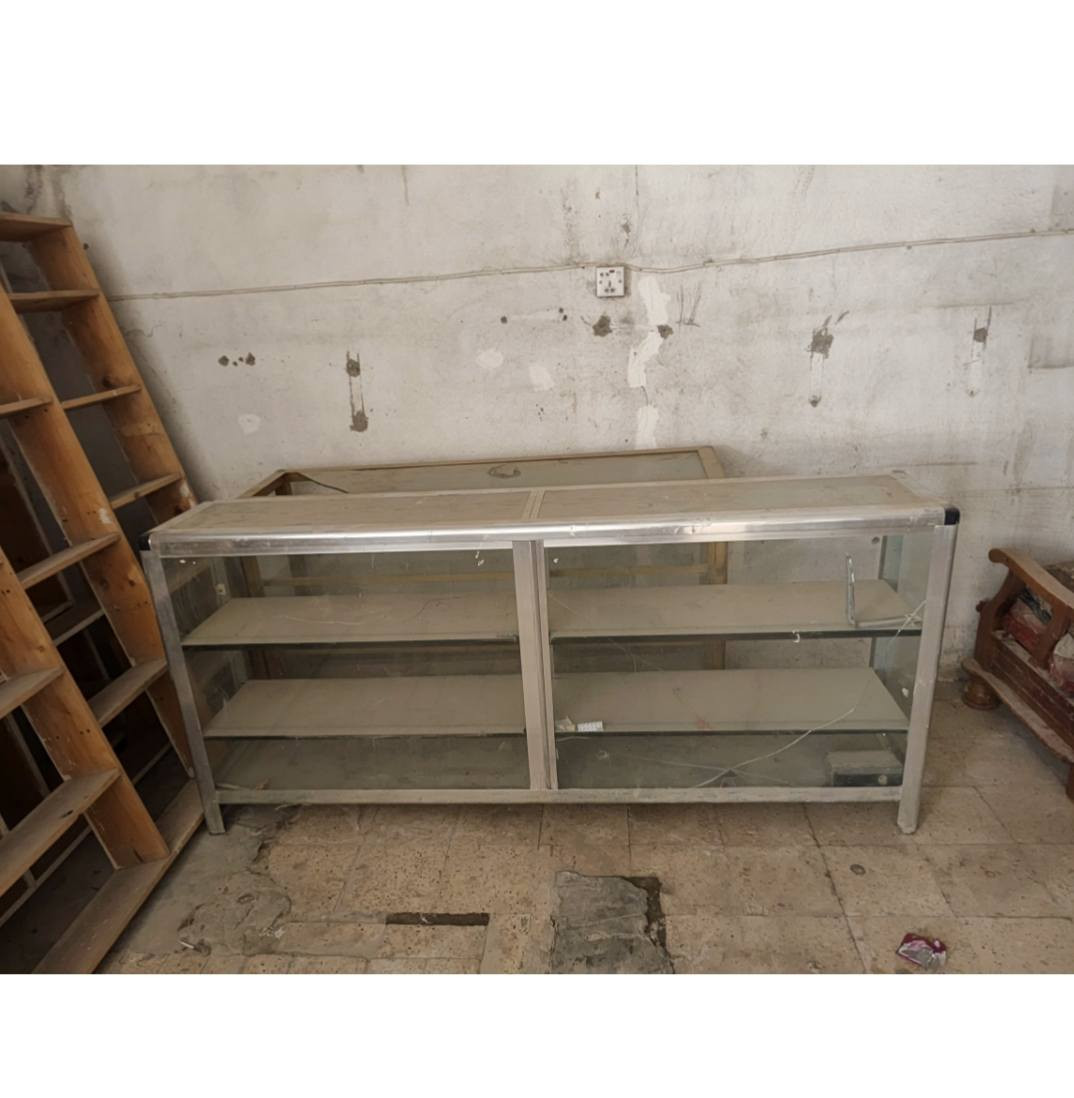 رفوف للبيع بسعر مناسب عدد 3*********** مكاني محموديه
