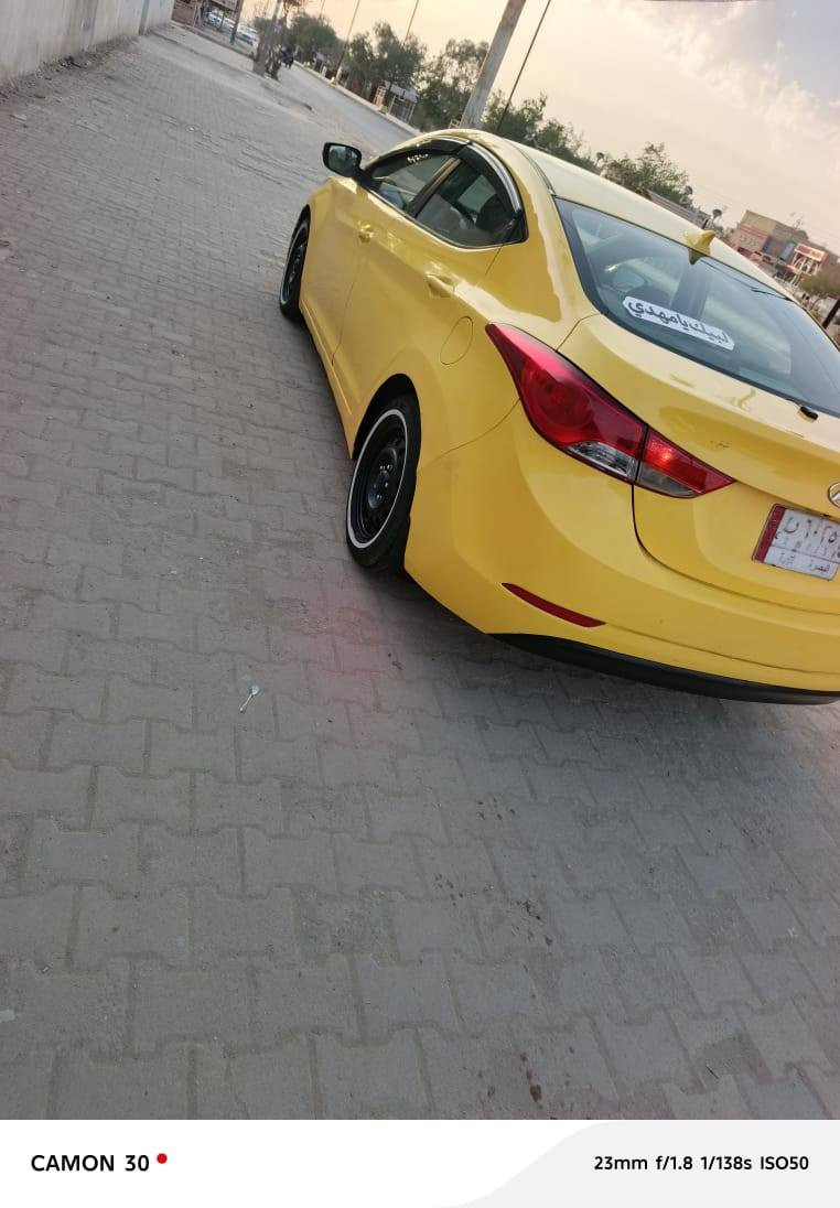 السلام عليكم
ألنترا أمريكي موديل 2011 تبديل باب السايق فقط بدون دواخل والباقي لبيل واحد كفاله السياره فول عدى البصمه 
سنويه جديده مصفره هيئه وغرامات 
جاهزه مكينه وگير2000 دووش جديده
حداديه تخم تاير تبريد كهربائيات كلها شغاله
السعر ب 93
رقمي ***********
