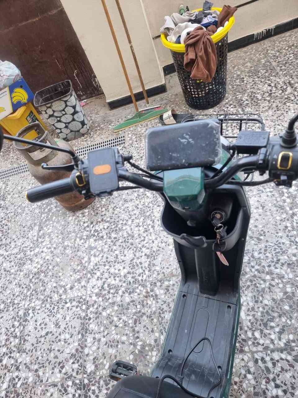 السلام عليكم دراجه شحن R9موديل 2026 ماشيه 200 كيلو اخت زيرو ع وضع الوكاله السعر 500 وبيها مجال العنوان بغداد البياع رقم***********
